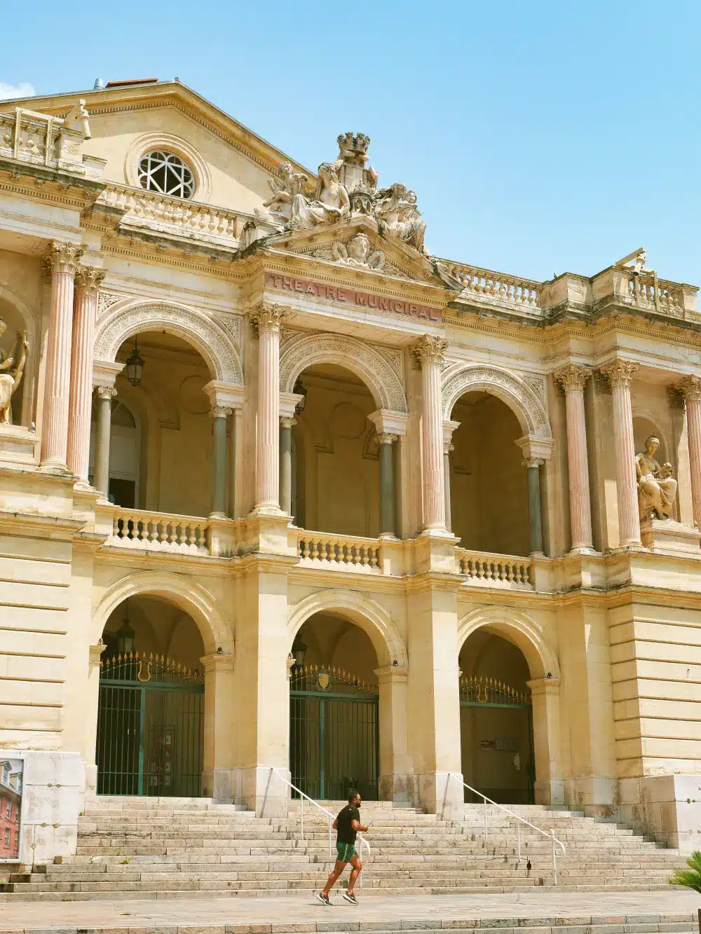 L'Opéra de Toulon, voisin du cabinet